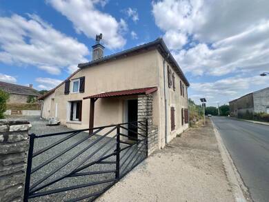 Maison à louer 785 € 4 pièces 3 chambres 78 m² Nanteuil 79400