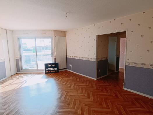 Appartement à vendre 105 990 € 2 pièces 1 chambre 55 m² Étage 2/5 Keroman-Merville Lorient 56100
