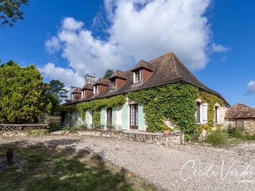 Ferme à vendre 499 000 € 7 pièces 5 chambres 250 m² 38 451 m² de terrain Lunas 24130
