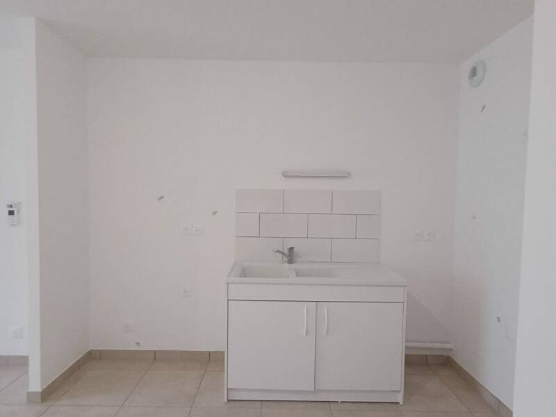 Maison à louer, 77m², LYON 8E