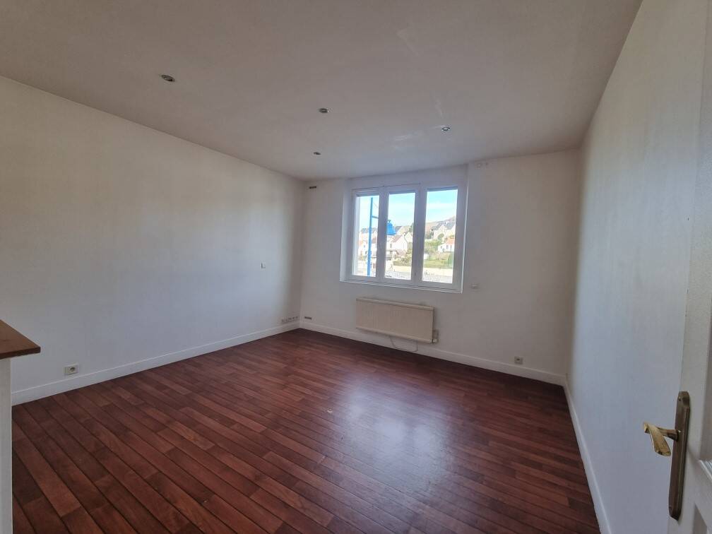 Maison à louer, 57m², PORT EN BESSIN HUPPAIN