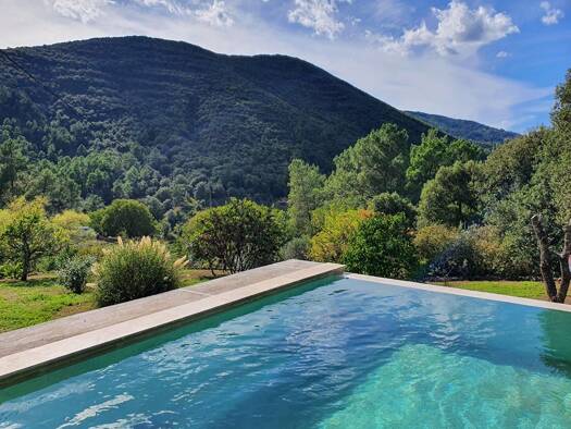 Maison à vendre 1 100 000 € 14 pièces 7 chambres 433 m² 12 100 m² de terrain Croupillac-Clavières Alès 30100