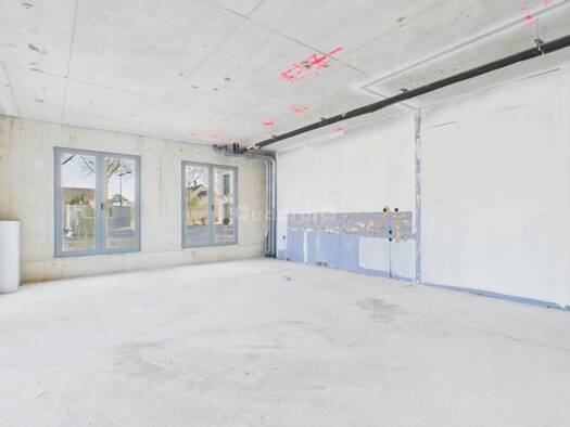 Local commercial à louer 1 075 € 98 m² de surface de vente Brouets Gare Mantes-la-Ville 78711