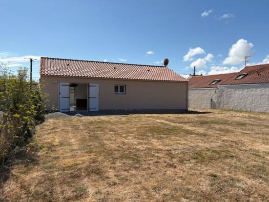 Maison de plain-pied à vendre 212 000 € 3 pièces 2 chambres 75 m² 694 m² de terrain Chaumes-en-Retz 44230