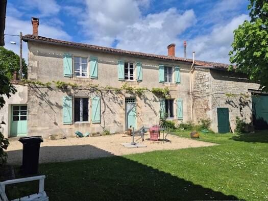 Maison à vendre 165 900 € 4 pièces 2 chambres 122 m² 2 170 m² de terrain Chaunay 86510