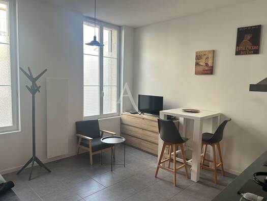 Appartement à louer 500 € 1 pièce 22 m² 2 étages Centre Ville Nord Rochefort 17300