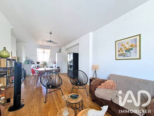 Appartement à vendre 139 800 € 4 pièces 3 chambres 96,64 m² Étage 3/3 Centre Moderne Moulins 03000