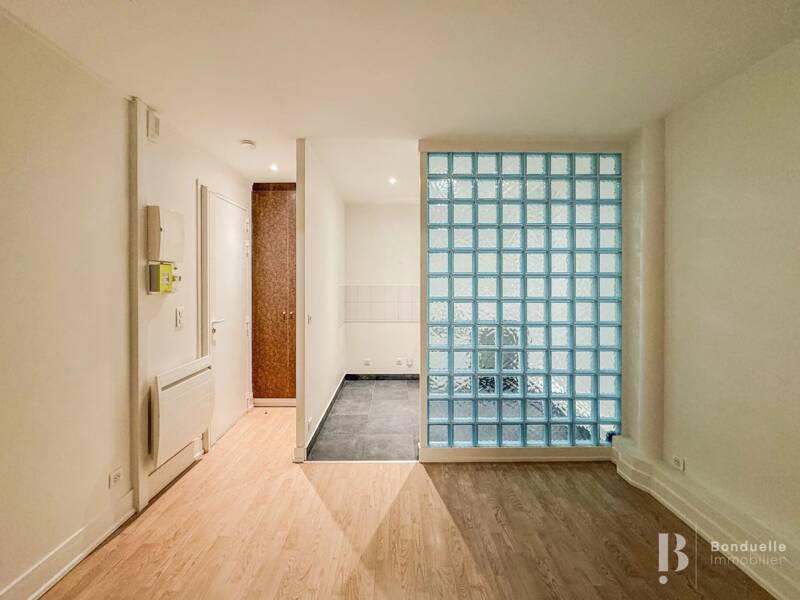 Maison à louer, 23m², PARIS 18E