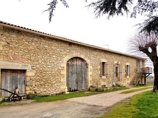 Maison à vendre 234 500 € 5 pièces 3 chambres 121 m² 7 733 m² de terrain Sainte-Radegonde 33350