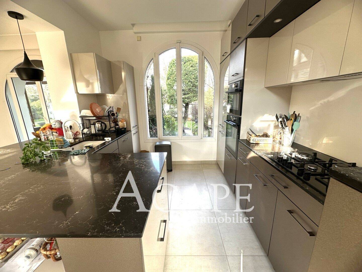 Maison à vendre, 225m², SAINT MAUR DES FOSSES