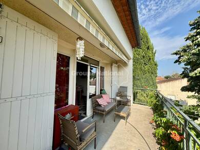 Appartement à louer 790 € 4 pièces 2 chambres 82 m² 1er étage Le Sizen Beaucaire 30300