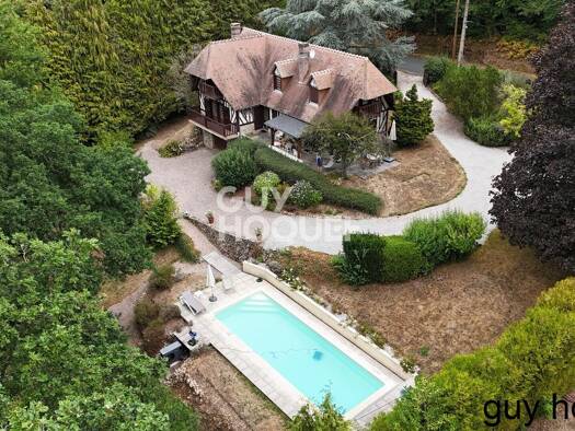 Maison à vendre 324 000 € 5 pièces 4 chambres 137,22 m² 1 734 m² de terrain Plateaux Ouest et Est-Malouve-Porte d'Or Bernay 27300