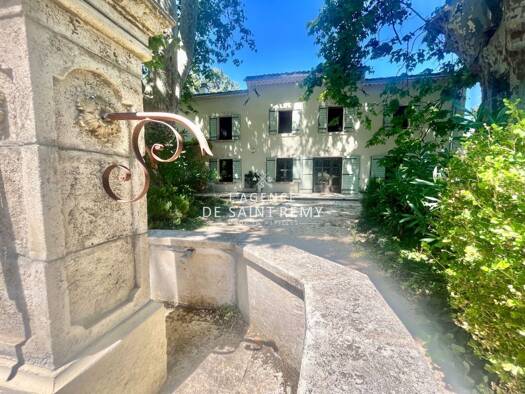 Mas à vendre 1 550 000 € 2 pièces 4 chambres 210 m² 15 000 m² de terrain Verquières 13670