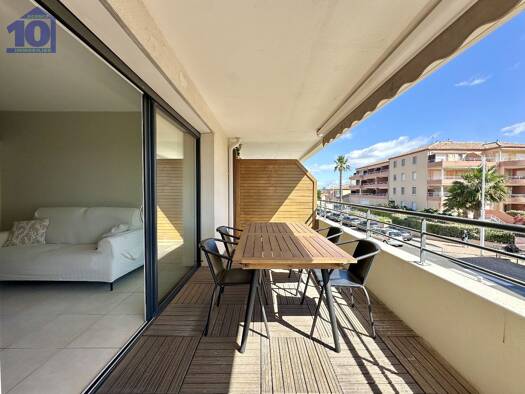 Appartement à vendre 278 000 € 3 pièces 2 chambres 54 m² 1er étage Valras-Plage 34350