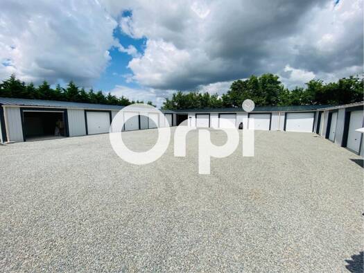 Parking à louer 150 € 24 m² Nord Surgères 17700