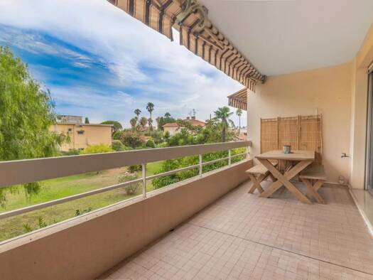 Appartement à vendre 330 000 € 3 pièces 2 chambres 64,1 m² Étage 1/3 Les Paluds-Lauvert Vallauris 06220