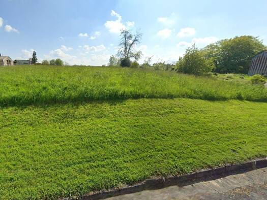 Terrain constructible à vendre 39 000 € 2 050 m² de terrain Viel-Saint-Remy 08270