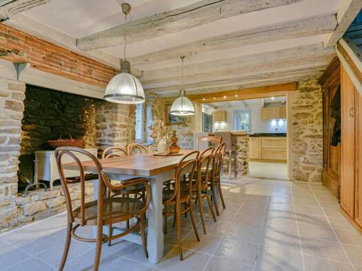 Maison à vendre 229 500 € 7 pièces 5 chambres 163,89 m² Compreignac 87140