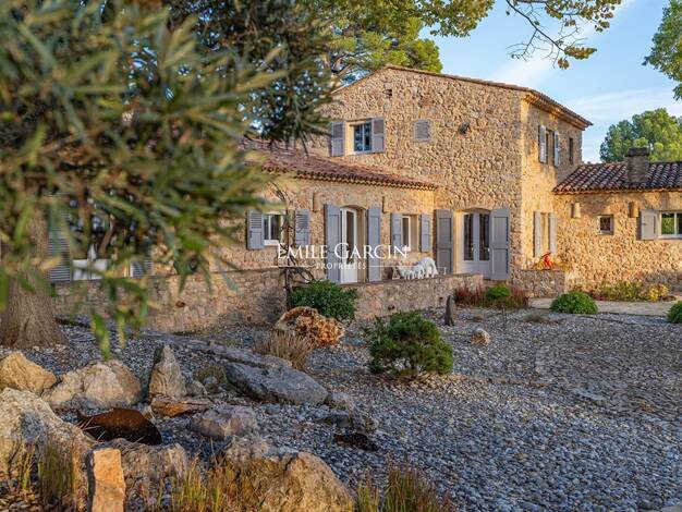 Maison à vendre 2 250 000 € 6 pièces 4 chambres 230 m² 20 000 m² de terrain Le Rouve-Gailleux-Le Val d'Arenc Le Beausset 83330