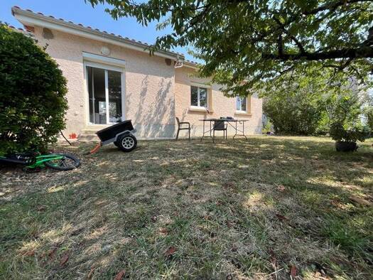 Maison à louer 800 € 4 pièces 3 chambres 82,26 m² Beaumont-de-Lomagne 82500