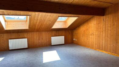 Appartement à louer 665 € 3 pièces 2 chambres 72 m² La Cluse et Mijoux 25300