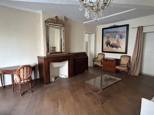 Appartement à louer 700 € 3 pièces 2 chambres 68,6 m² 2ème étage Jardins de la Fontaine Nîmes 30000