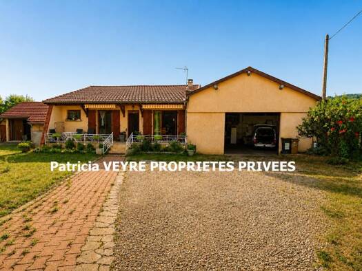 Maison à vendre 262 000 € 3 pièces 2 chambres 111 m² 776 m² de terrain Fraisses 42490