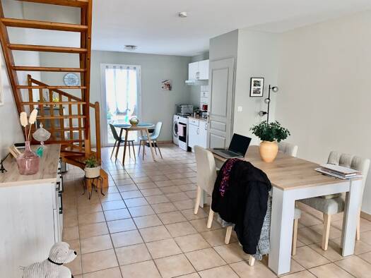 Duplex à louer 680 € 3 pièces 2 chambres 70 m² RDC Sud Ouest Saint-Yrieix-sur-Charente 16710