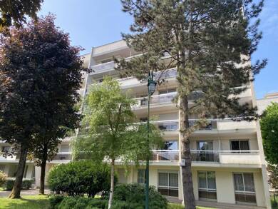 Appartement à louer 2 200 € 3 pièces 2 chambres 67 m² Étage 2/5 Nogent-sur-Marne 94130