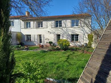 Maison à vendre 291 200 € 6 pièces 4 chambres 140 m² 970 m² de terrain Épannes 79270