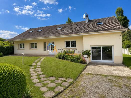 Maison à vendre 240 000 € 7 pièces 5 chambres 220 m² 6 700 m² de terrain Saint-Maurice-sur-Fessard 45700