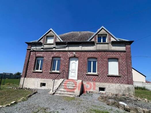Maison à vendre 119 000 € 2 pièces 1 chambre 67,4 m² 1 304 m² de terrain Estrées-Mons 80200