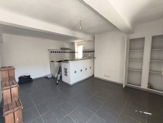 Appartement à vendre 118 000 € 3 pièces 2 chambres 60 m² RDC/3 Gonfaron 83590