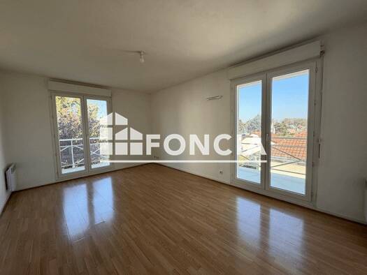Appartement à louer 633 € 2 pièces 1 chambre 48,3 m² 1er étage Est Luisant 28600