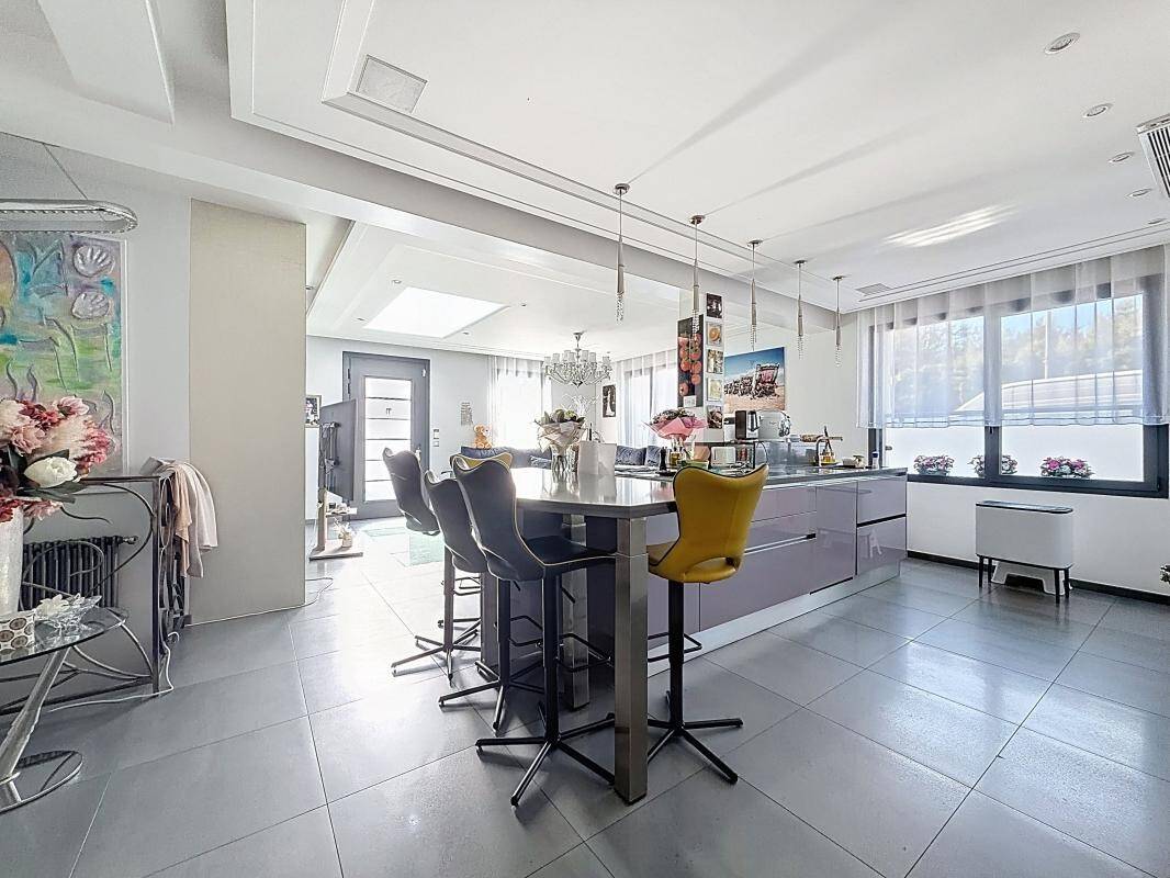 Maison à vendre, 207m², SURESNES