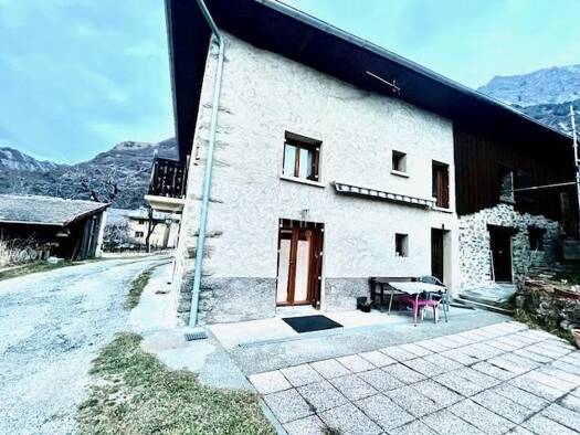 Maison à vendre 210 000 € 4 pièces 3 chambres 114 m² 941 m² de terrain Saint-Julien-Mont-Denis 73870