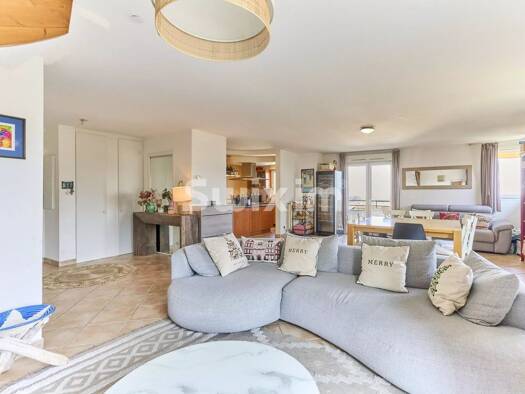 Appartement à vendre 680 000 € 5 pièces 4 chambres 138 m² Étage 3/3 Collonges-sous-Salève 74160