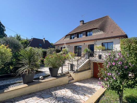 Villa à vendre 1 155 000 € 8 pièces 5 chambres 220 m² 1 270 m² de terrain La Pyramide Brunoy 91800