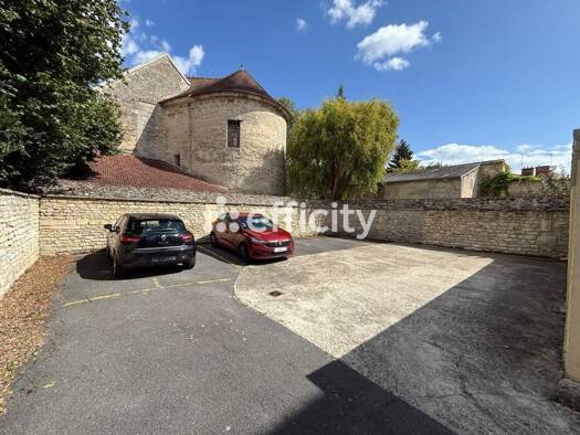 Immeuble à vendre 552 000 € 334 m² Est Mouy 60250
