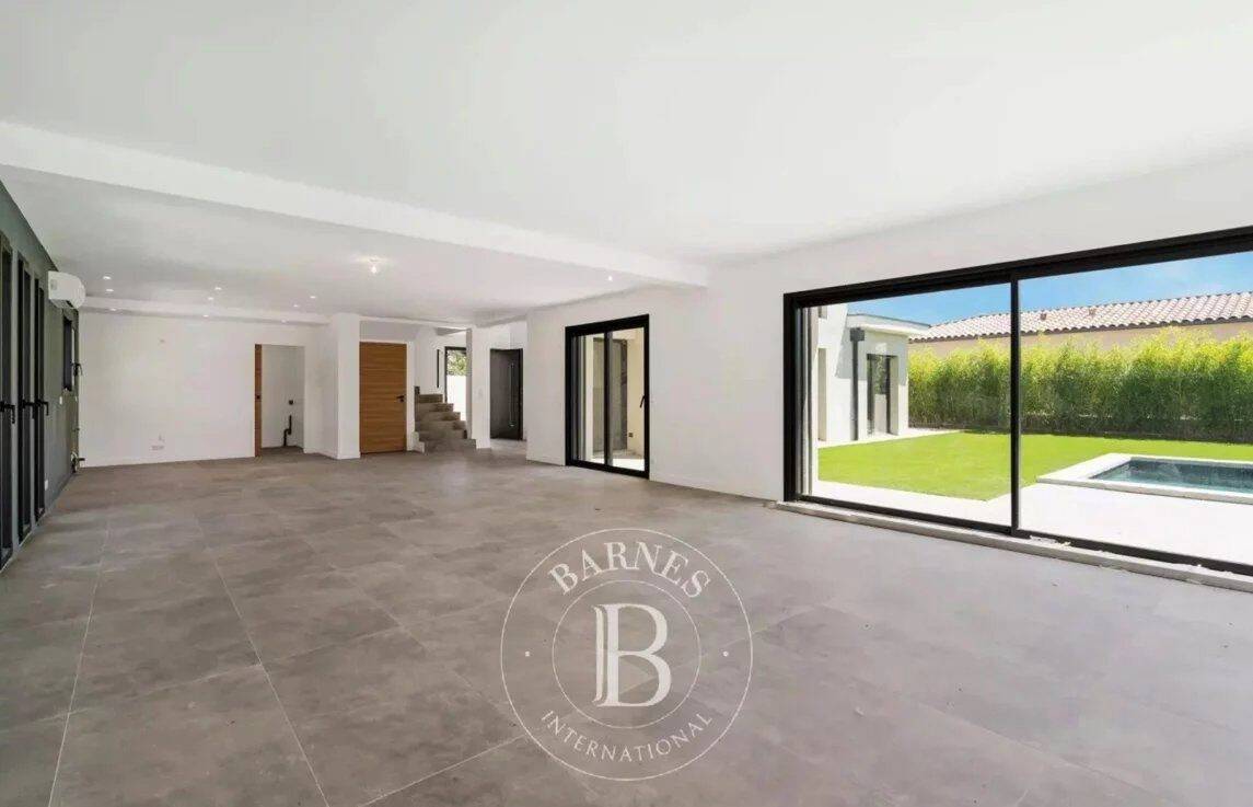 Maison à vendre, 214m², GRIMAUD