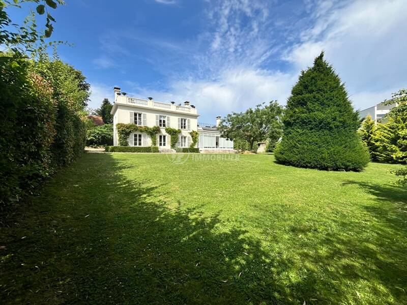 Maison à louer, 320m², LE CHESNAY
