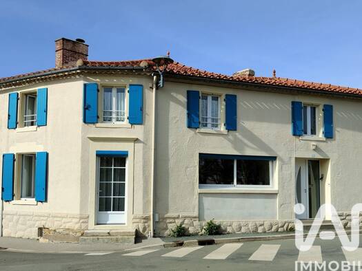 Maison de ville à vendre 218 000 € 5 pièces 4 chambres 135 m² Saint-Germain-de-Prinçay 85110