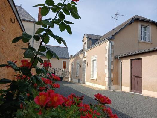 Maison de plain-pied à vendre 150 000 € 5 pièces 4 chambres 100 m² 590 m² de terrain Morannes sur Sarthe-Daumeray 49640