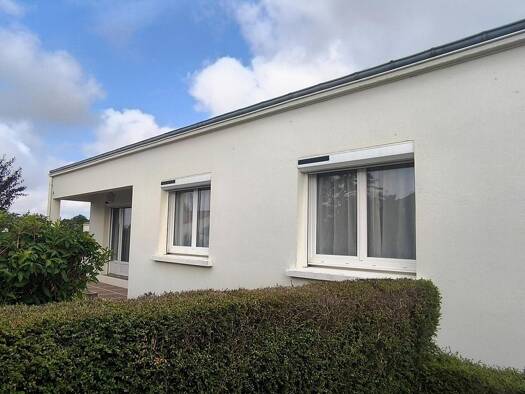 Maison de plain-pied à vendre 205 725 € 4 pièces 3 chambres 89 m² 640 m² de terrain Breuil-Magné 17870