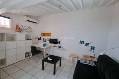 Appartement à louer 515 € 1 pièce 15,9 m² Dernier étage, Étage 3/3 La Ciotat 13600