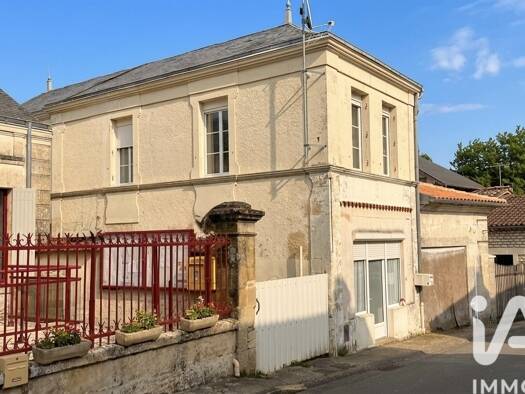 Maison de ville à vendre 138 000 € 6 pièces 3 chambres 126 m² 239 m² de terrain Nieul-le-Virouil 17150