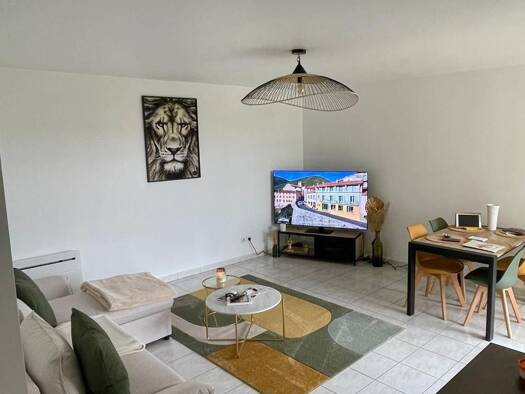 Appartement à louer 900 € 3 pièces 2 chambres 63,1 m² 1er étage Lèves 28300