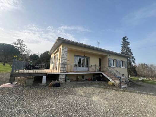 Maison à vendre 288 000 € 5 pièces 4 chambres 194 m² 12 063 m² de terrain Réans 32800
