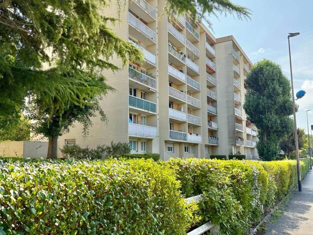 Appartement à vendre 167 000 € 3 pièces 2 chambres 63 m² 7 étages Rue de Gravigny Chilly-Mazarin 91380