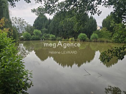 Propriété de loisirs à vendre 42 000 € 5 433 m² de terrain Livet 53150